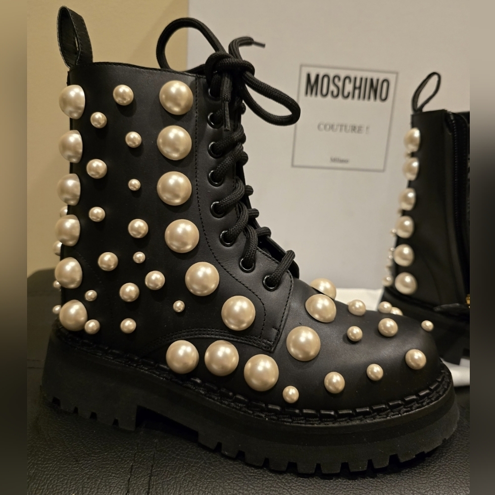 Moschino Couture!Faux Pearl Leather Boots Size 35 - Picture 2 of 6